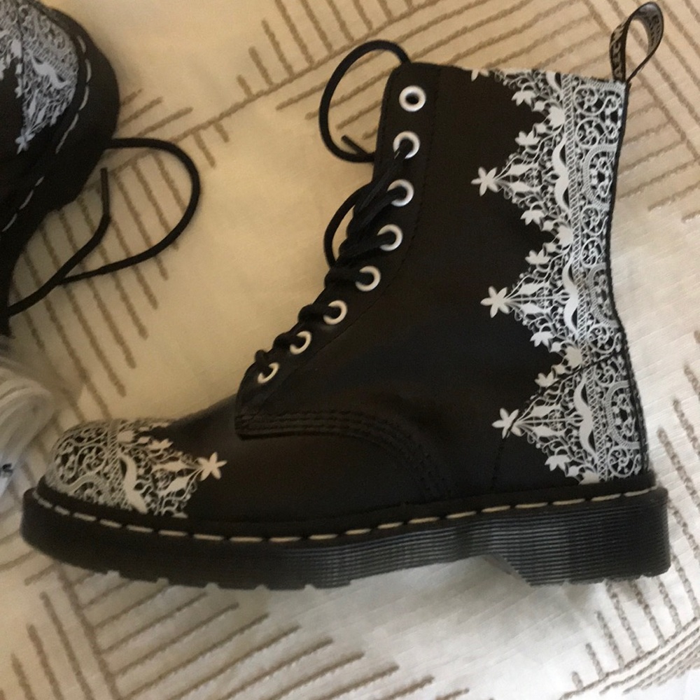 Dr Martens Pascal Lace Up Combat Boot - Picture 2 of 3